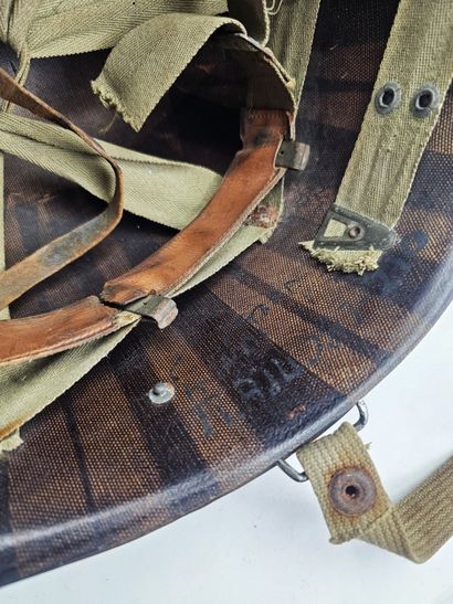 USA. Casque M1 modèle 43, jonc fermé à l'arrière,...
