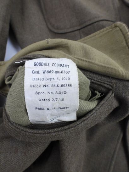 USA. Ensemble composé d'une veste de sortie...