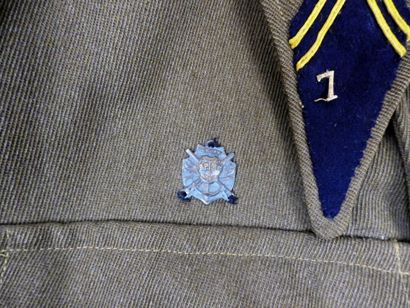 UNIFORMES. Vareuse modèle 1938 d'officier...
