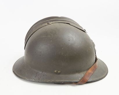 COIFFURES. Casque Adrian modèle 1926 d'infanterie...