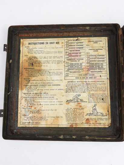 USA. First Aid 24 Unit - US Army, boite de...