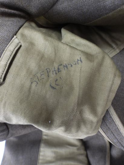 USA. Ensemble composé d'une veste de sortie...