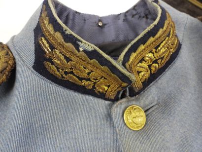UNIFORMES. Tenue de général de division composée...