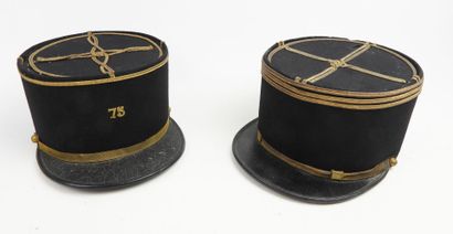 COIFFURES. Képi modèle 1919 d'adjudant-chef...