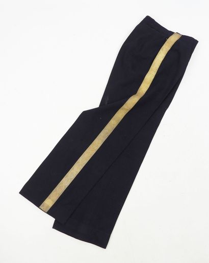 UNIFORMES. MARINE. Ensemble des tenues de...