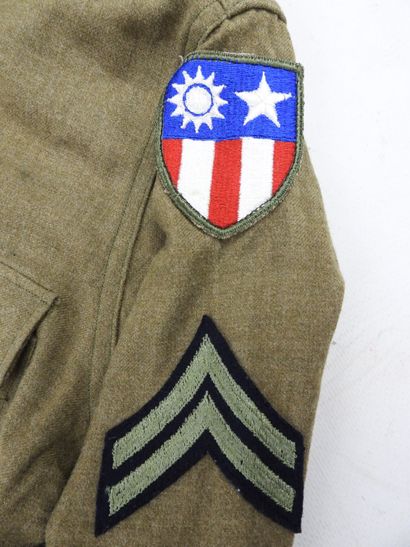 USA. Ensemble composé d'une veste de sortie...