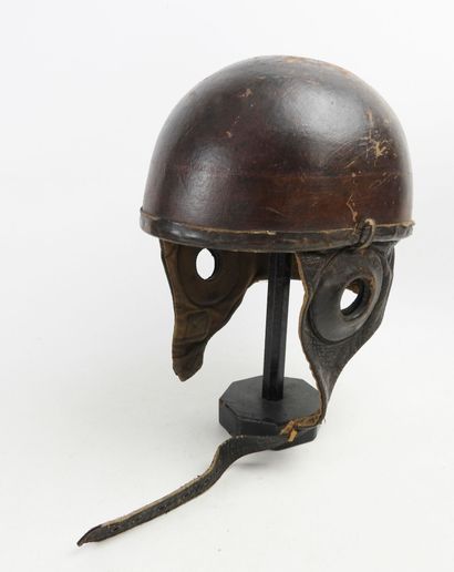 COIFFURES. Casque de vol GUÉNEAU type A.P,...