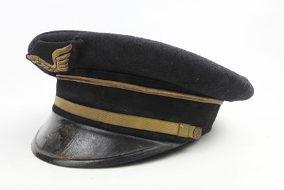 COIFFURES. Casquette de sous-lieutenant d'aviation...