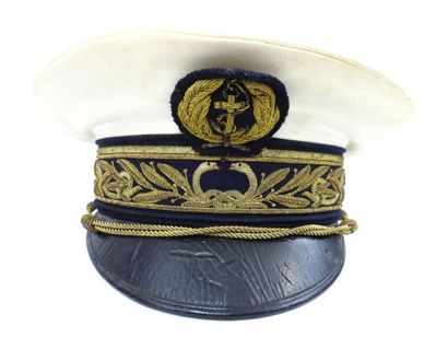 UNIFORMES. MARINE. Ensemble d'un pharmacien...