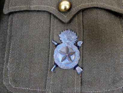 UNIFORMES. Vareuse modèle 1938 d'officier...