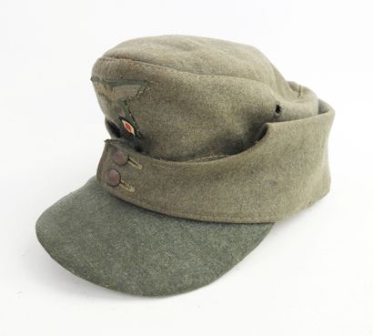 GERMANY. M43 cap in feldgrau cloth, hand-sewn...