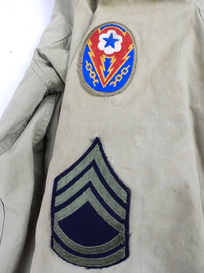 USA. Ensemble composé d'un blouson M41 2e...
