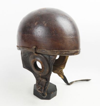COIFFURES. Casque de vol GUÉNEAU type A.P,...