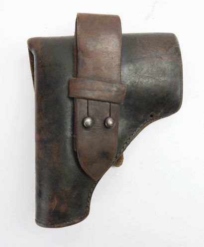 ITALIE. Etui de PA BERETTA M34 en cuir. ...