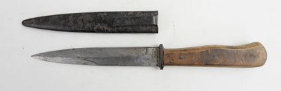 ALLEMAGNE. Couteau de combat à manche en...