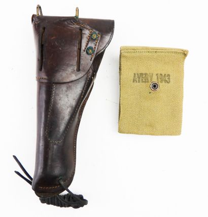 USA. Lot comprenant un holster pour colt...