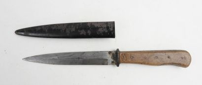 ALLEMAGNE. Couteau de combat à manche en...