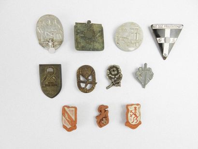 GERMANY. Set of 11 metal party day badges...