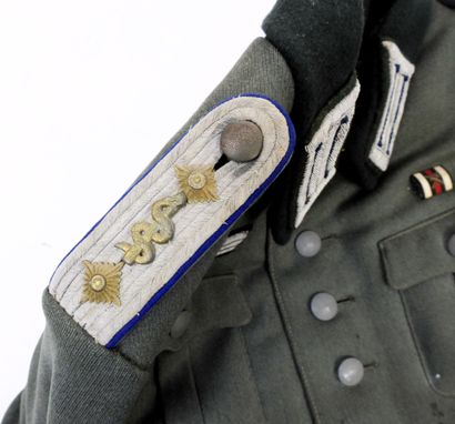 GERMANY. Medical lieutenant's jacket in feldgrau...