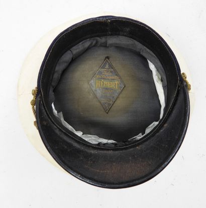 UNIFORMES. MARINE. Ensemble d'un pharmacien...