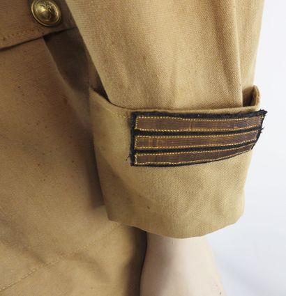 MANNEQUIN. Capitaine d'infanterie en tenue...