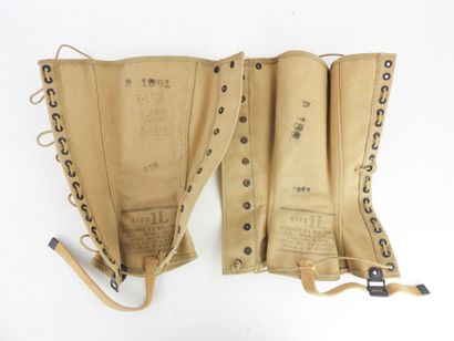 USA. Lot composé de deux paires de guêtres...