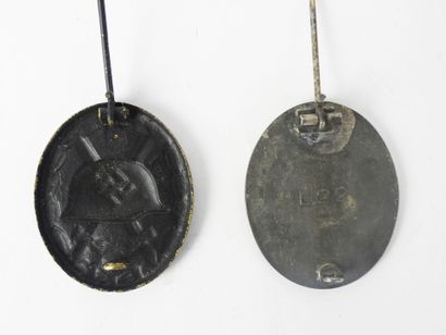 GERMANY. Set of 2 insignia for the wounded,...