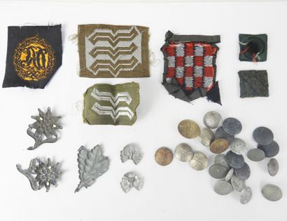 GERMANY. Set of 11 fabric and metal badges,...