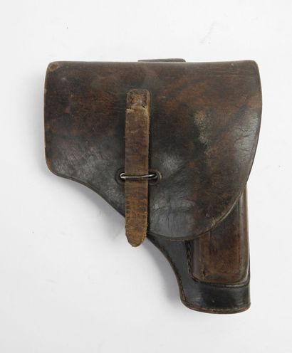 ITALIE. Etui de PA BERETTA M34 en cuir. ...