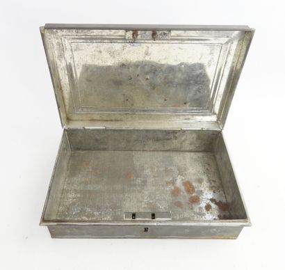 GERMANY. Tin-plated iron box, size 20 X 30...