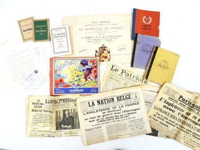 DOCUMENTS DIVERS. Journaux d'époque dont...