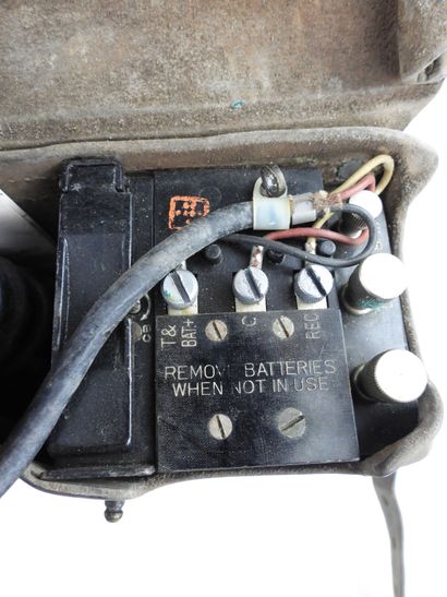 USA. Téléphone de campagne EE-8-B - US Army,...