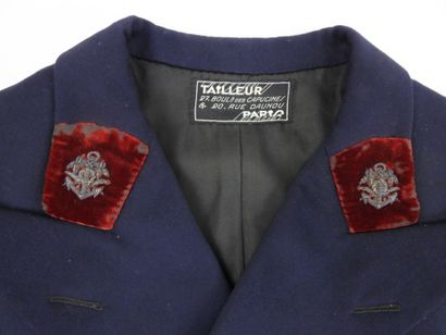 UNIFORMES. MARINE. Ensemble d'un médecin...