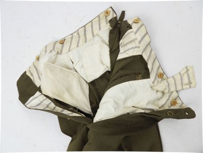 UNIFORMES. Vareuse modèle 1929/39 (le col...