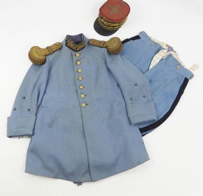 UNIFORMES. Tenue de général de division composée...