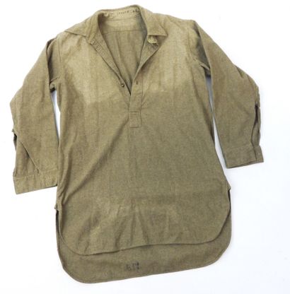 ANGLETERRE. Chemise britannique en drap kaki,...