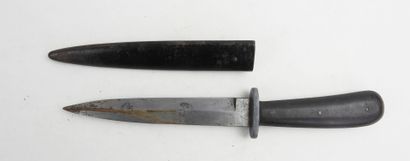 ALLEMAGNE. Couteau de combat à manche en...