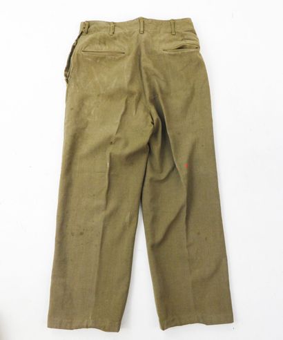 USA. Ensemble comprenant une chemise, étiquette...