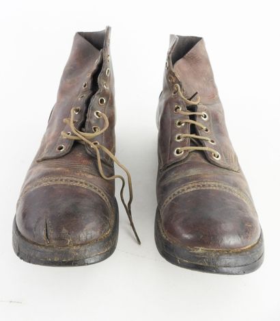 USA. Paire de brodequins type II, US Army,...