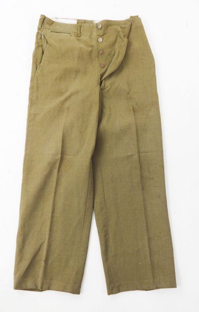 USA. Ensemble comprenant une chemise, étiquette...