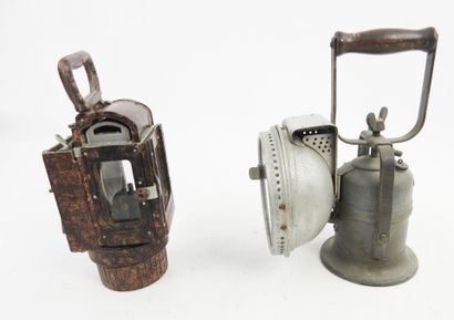 ALLEMAGNE. Lampe d'inspection en fer et aluminium...