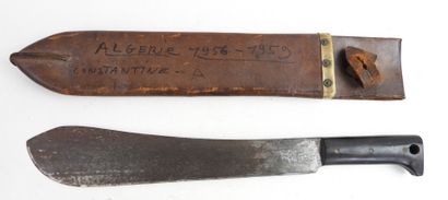 ANGLETERRE. Machette M-1942 à poignée en...