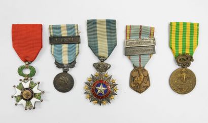 UNIFORMES. MARINE. Ensemble de souvenirs...