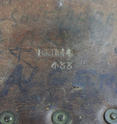 ANGLETERRE. Machette M-1942 à poignée en...