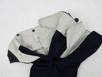 UNIFORMES. MARINE. Ensemble d'un médecin...