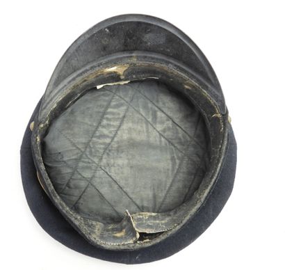 COIFFURES. Casquette de sous-lieutenant d'aviation...