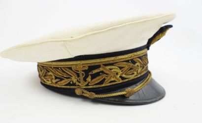 UNIFORMES. MARINE. Ensemble d'un pharmacien...