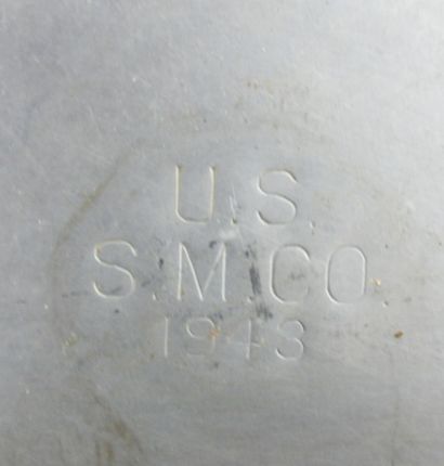 USA. Lot d'équipements comprenant deux gamelles,...