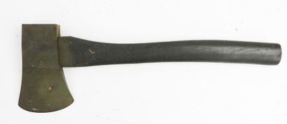 USA. Lot d'outils comprenant une pioche US,...