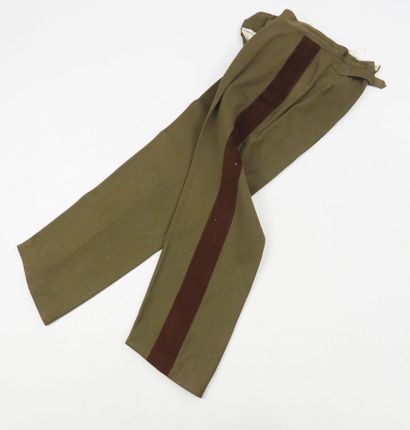 UNIFORMES. Vareuse modèle 1929/39 (le col...